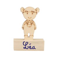6 wooden place cards with childrens figures