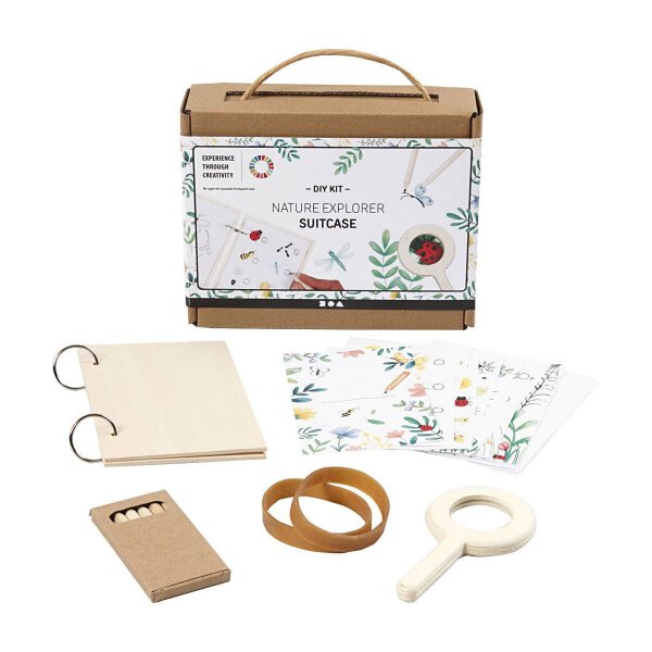 Nature Explorer suitcase with flower press